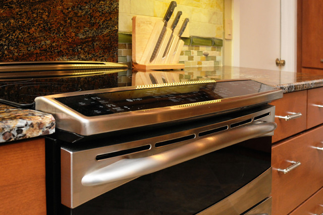 Earthy modern kitchen traditional-kitchen