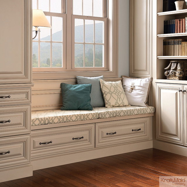 KraftMaid Window Seat in Mushroom with Cocoa Glaze Traditional