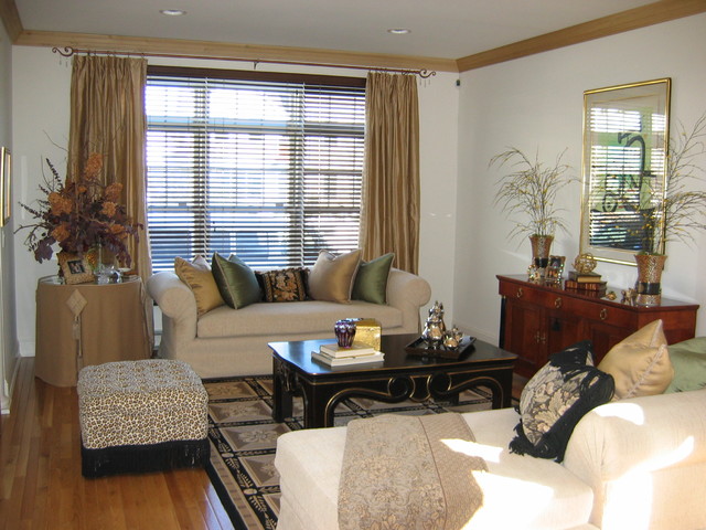 traditional living room window treatments