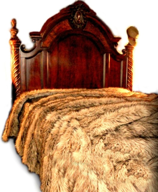 Fur Bedspread, Coyote, Timber Wolf Faux Fur, Passion Suede Lining