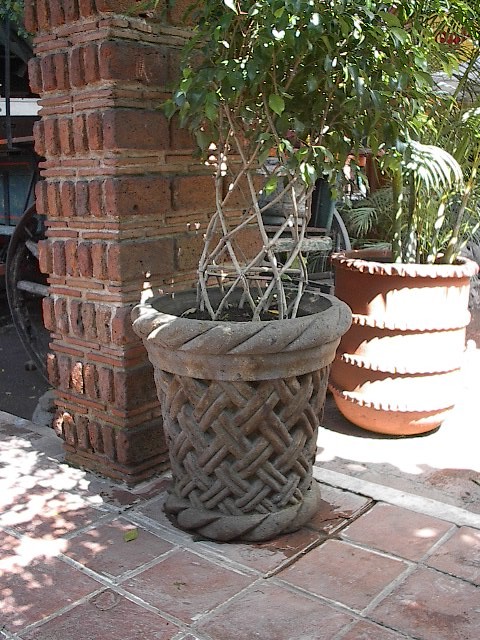Pottery 016 mediterranean-home-decor