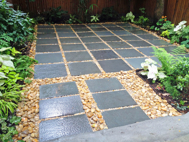 simple garden design ideas Back Yard Paver Stone Patio | 640 x 480