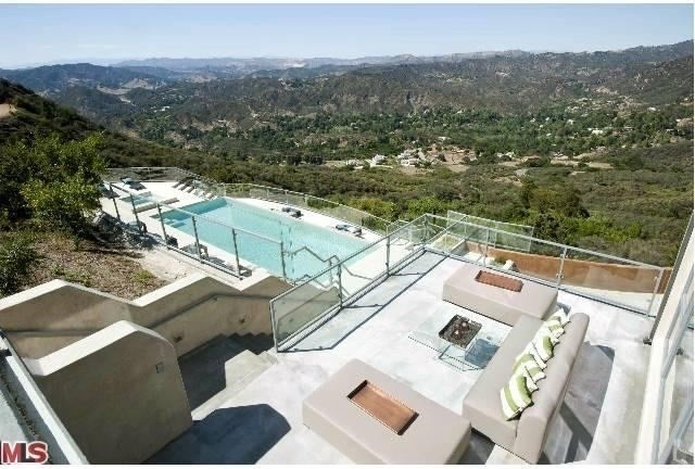Malibu House on Piuma Road contemporary-patio