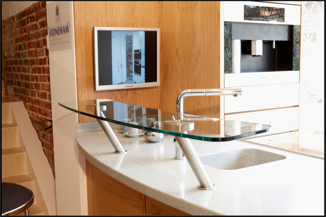 splasbacks and balustrade modern kitchen countertops