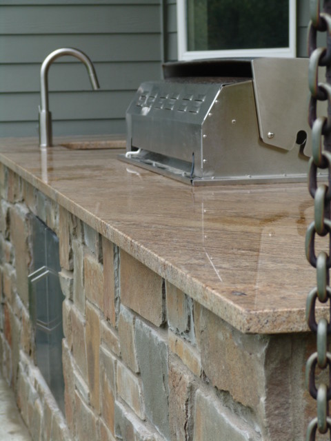 Outdoor Kitchens traditional patio
