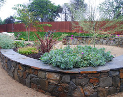 Garden Walls: Dry-Stacked Stone Walls Keep Their Place in the Garden