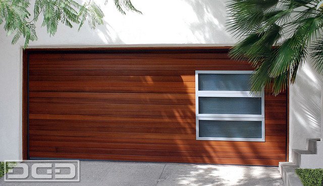 Modern Garage Door in a Horizontal Wood Slat Design w/ Accent Side ...