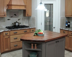 Helotes traditional kitchen