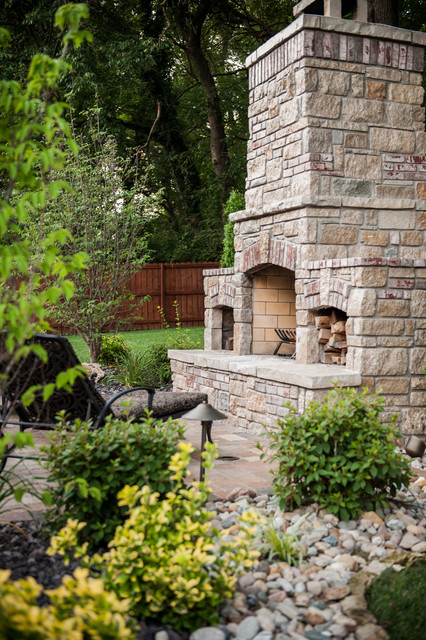 Outdoor Fire Places traditional-