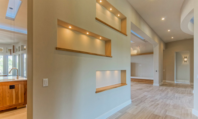 8701 Bellancia Drive, Belvedere contemporary hall
