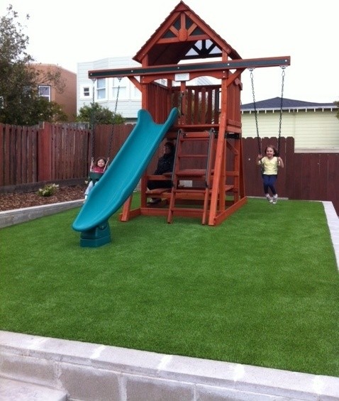 Outdoor Play Yards 44