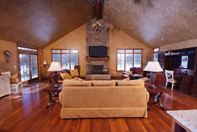 Interior of great Solon addition traditional-