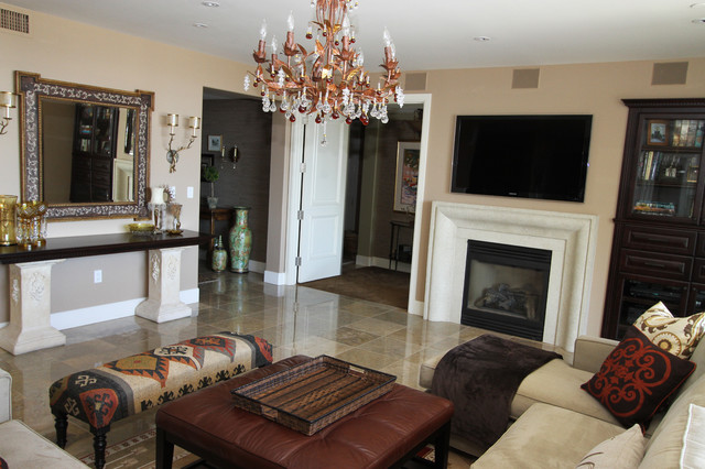 PLAZA eclectic living room