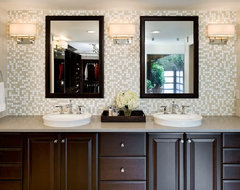 Height of bathroom wall sconces - Houzz