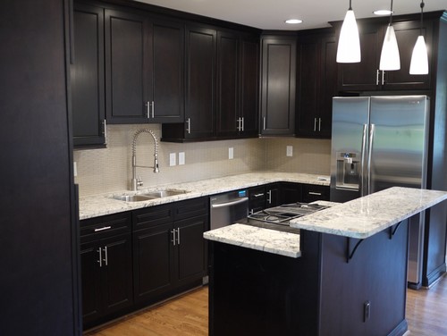 White Fantasy Granite Dark Cabinets Backsplash Ideas
