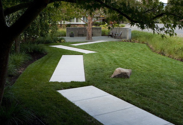 Front Yard Retreat - modern - landscape - by Shades Of Green ...