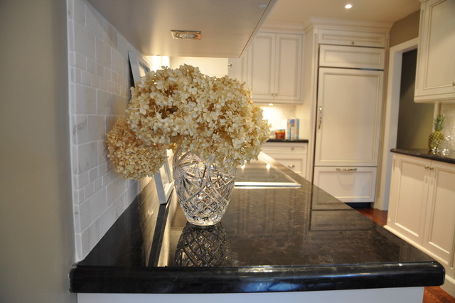 Kitchen traditional