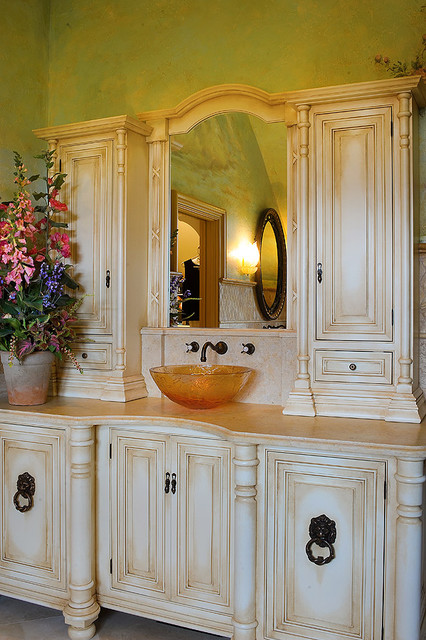 Amish Custom Cabinetry traditional