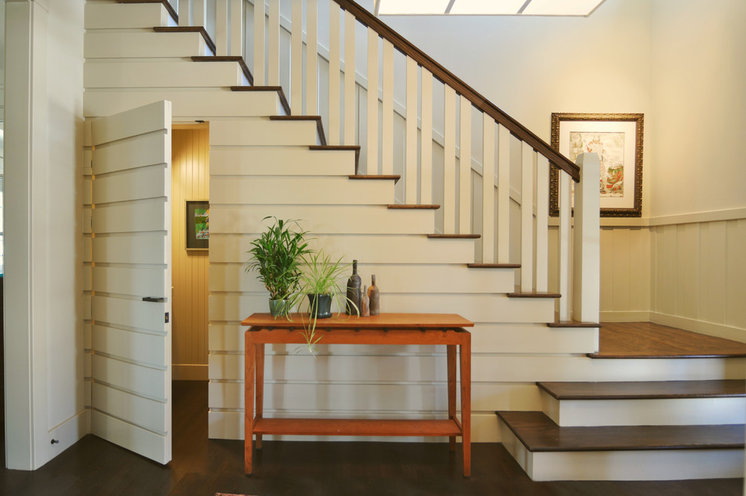 Traditional Staircase by Alchemy Design Studio