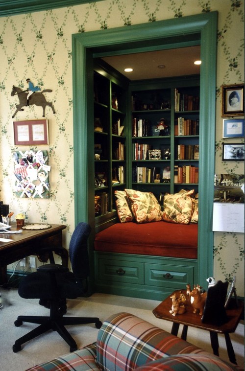Book Nook traditional family room