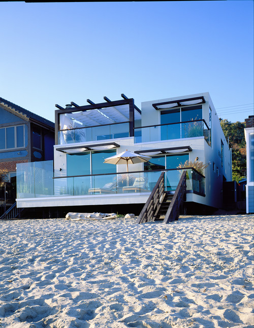 8 Striking beach houses on the California coast