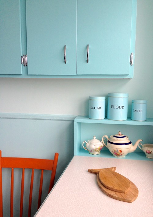 restored 1930s kitchen in turquoise