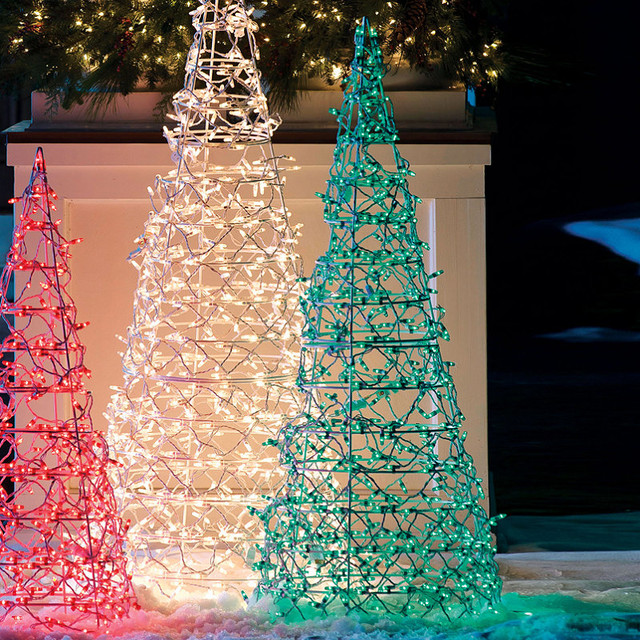 Outdoor Lighted Christmas Trees - Lighted commercial outdoor Christmas ...