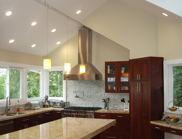 kitchen with vaulted ceilings