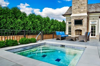 Small square wading pool and spa.