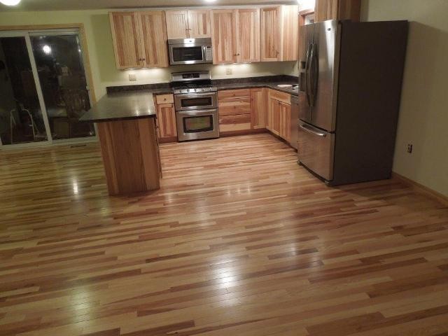 Kitchen cabinets & hardwood floors