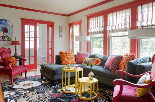 Who said trim has to be white? Painted trim in a bold color can be a great way to achieve an unique look. Check out these 25 rooms with colored trim! 25 Beautiful Examples of Colored Trim via @tipsaholic #colorful #trim #baseboards #home 