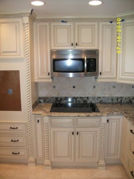 Off White Kitchen Cabinets With Glaze, White Glazed Kitchen Cabinets Pictures
