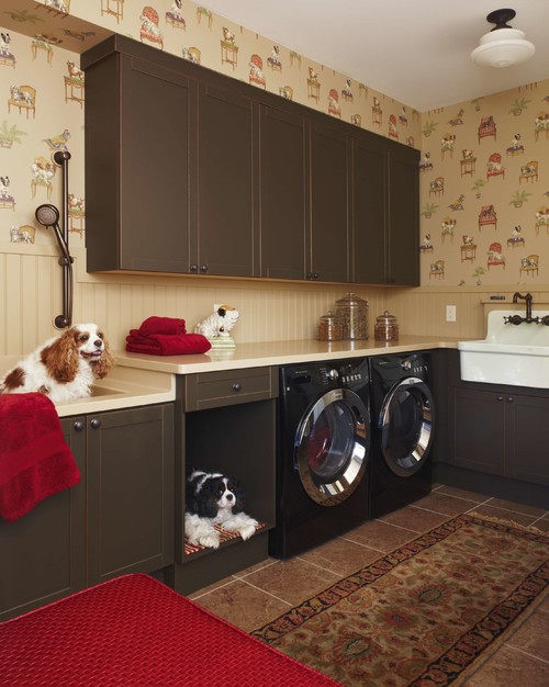  Combination pet bed and little dog sink shower area in the laundry room