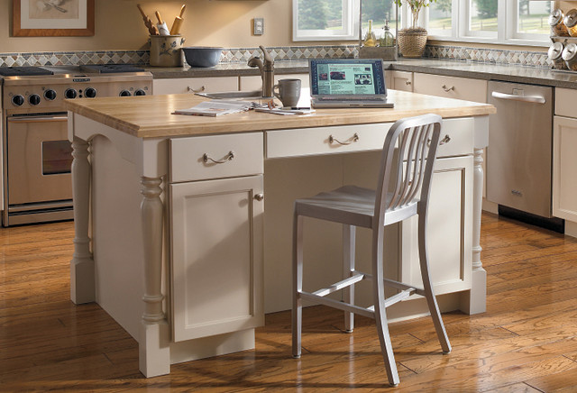 Diamond Cabinetry: Shiloh Maple Dover - Traditional - Kitchen - by ...