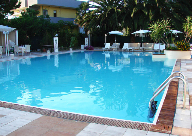 Bella Collina Club House Pool and Spa