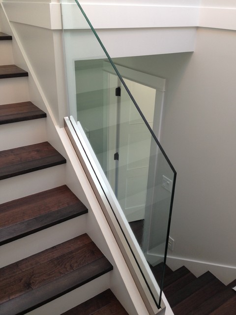 Base Shoe Railing Glass