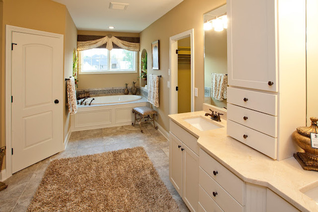 Large Master Bath - Traditional - Bathroom - cincinnati - by Sacksteder ...