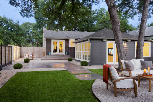 The Lafayette residence is a contemporary style backyard