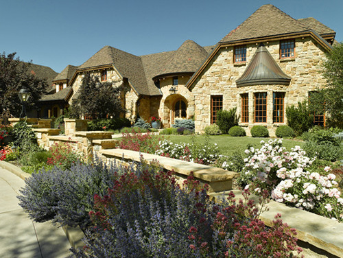Traditional Landscape by Denver Landscape Architects & Landscape Designers Lifescape Colorado.